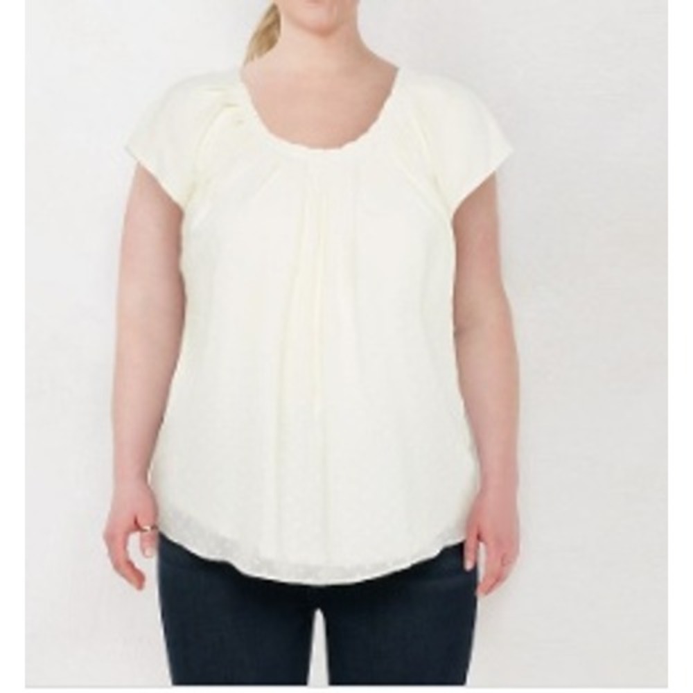 Women’s Cream Short-Sleeve Scoop Neck Top